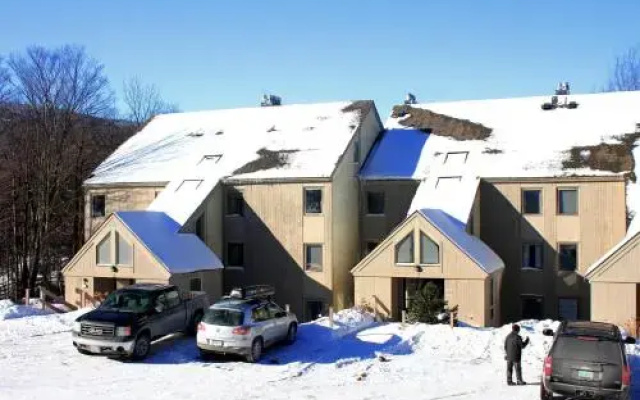 photo 5 of Whiffletree Condo Unit G8 by RedAwning