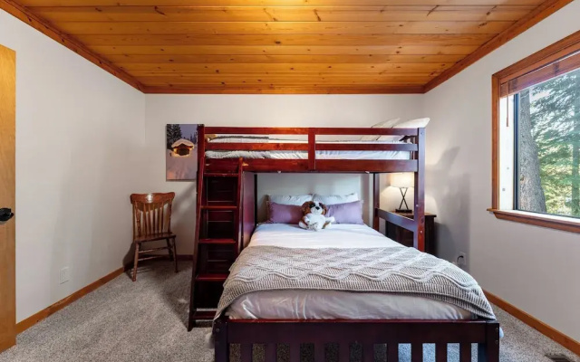 photo 2 of Whiskey Springs by Avantstay Classic Cabin Near Tahoe Donner Ski Area!