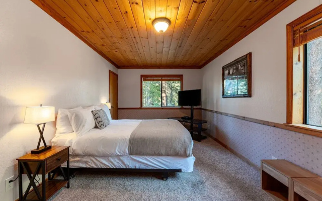 photo 5 of Whiskey Springs by Avantstay Classic Cabin Near Tahoe Donner Ski Area!
