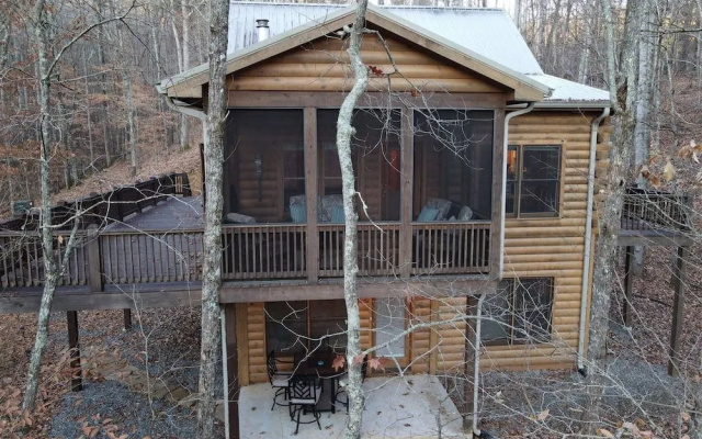 photo 2 of Whispering Creek Lodge - Blue Ridge