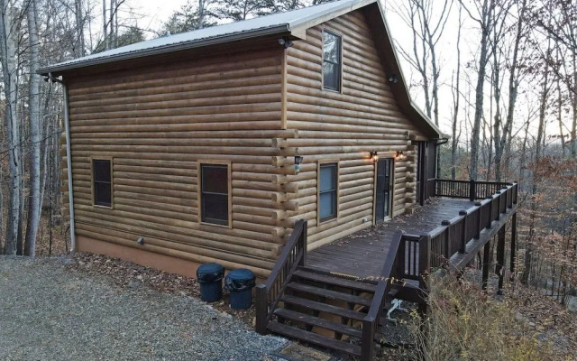 photo 3 of Whispering Creek Lodge - Blue Ridge