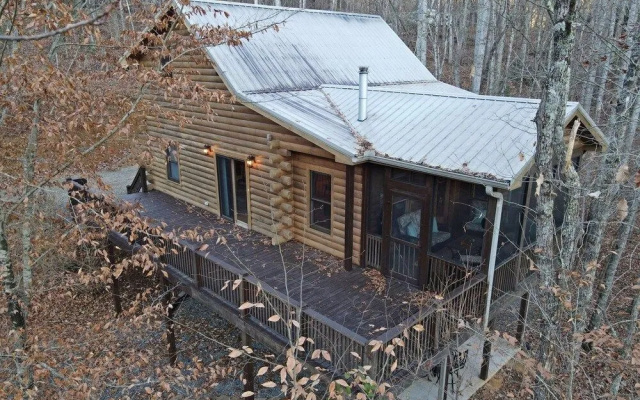 photo 4 of Whispering Creek Lodge - Blue Ridge