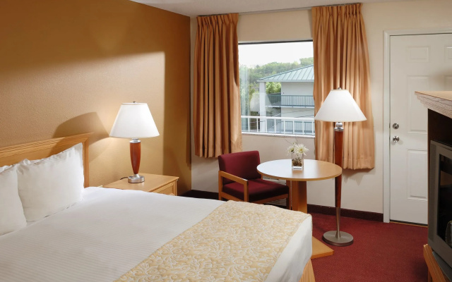 photo 5 of Whispering Hills Inn