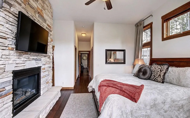 photo 3 of White Cloud Retreat House 4 Bedrooms 3 Bathrooms Townhouse
