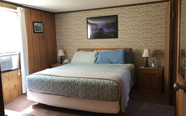 photo 5 of White Eagle Inn