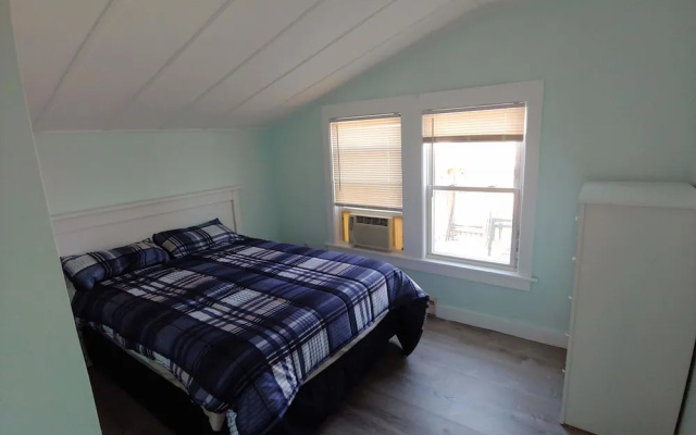 photo 3 of White Gull Hotel