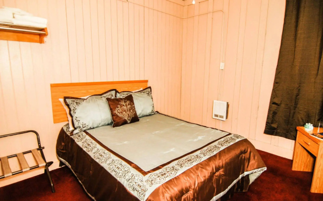 photo 2 of White Horse Hotel