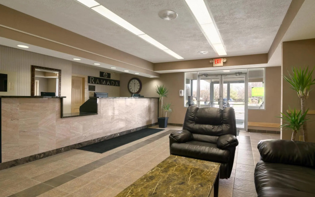 photo 2 of Econo Lodge Whitehall near Michigan's Adventure