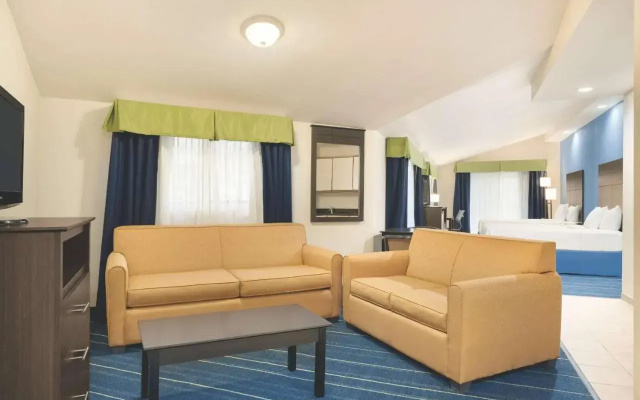 photo 2 of Days Inn Tamworth