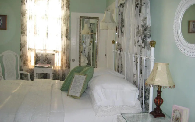 photo 5 of White Lilac Inn