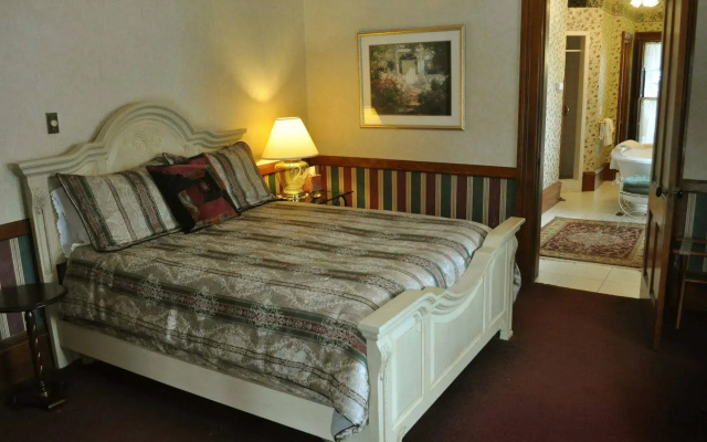 photo 5 of White Swan Inn Bed & Breakfast
