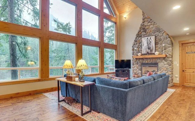 photo 2 of White Water Lodge