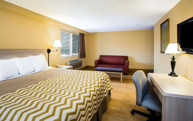 photo 4 of Travelodge by Wyndham Tacoma Near McChord AFB