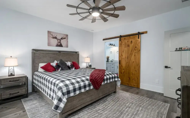 photo 5 of Whitetail Woods 3 Bedroom Home by RedAwning