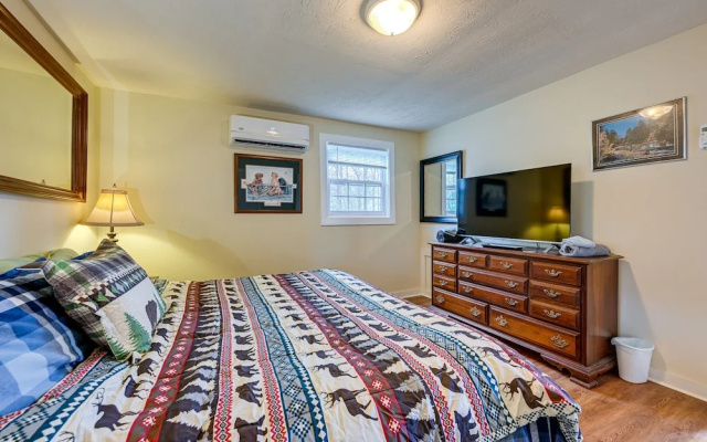 photo 2 of Ski & Hike/shared Hot Tub: Cozy Whittier Retreat!
