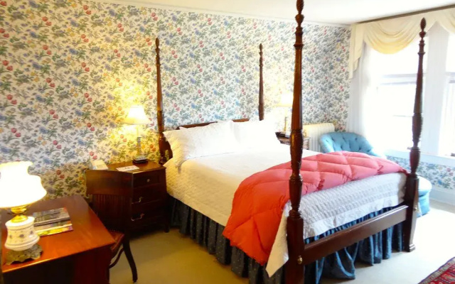 photo 4 of Wilburton Inn