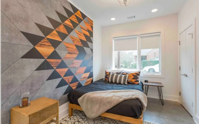 photo 3 of Wild Horse by Avantstay Gorgeous Nashville Townhouse w/ Rooftop Patio & Outdoor Kitchen