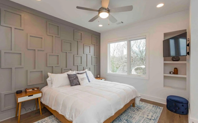 photo 4 of Wild Horse by Avantstay Gorgeous Nashville Townhouse w/ Rooftop Patio & Outdoor Kitchen