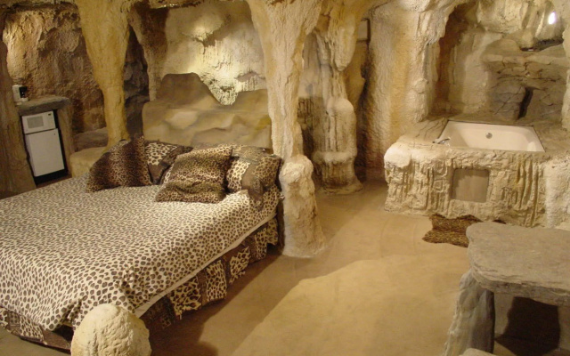 photo 5 of Wildwood Inn Tropical Dome & Theme Suites