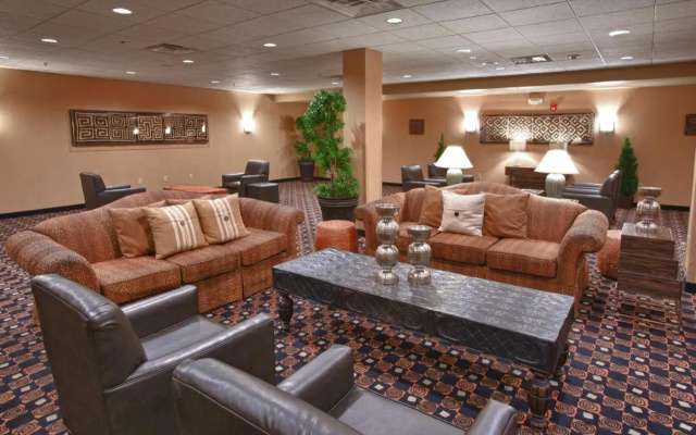 photo 2 of Holiday Inn Hotel & Suites St. Paul NE - Lake Elmo