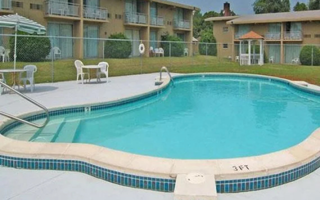 photo 4 of Williamsburg Travel Inn