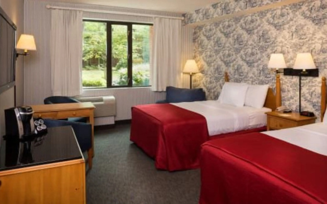 photo 4 of Williamsburg Woodlands Hotel & Suites, an official Colonial Williamsburg Hotel
