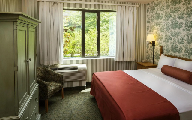photo 5 of Williamsburg Woodlands Hotel & Suites, an official Colonial Williamsburg Hotel