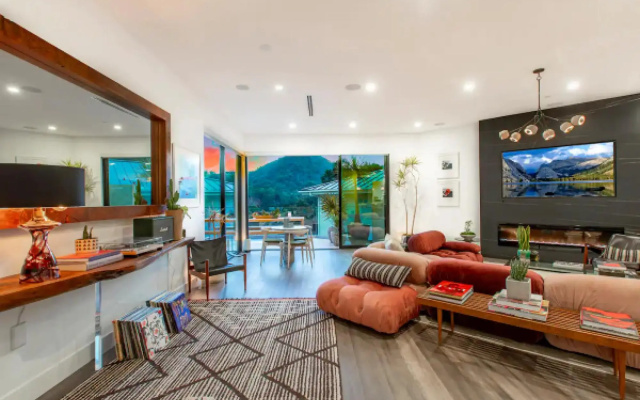 photo 3 of Willow Glen - Hollywood Hills Multi-level Villa With Theater & Pool