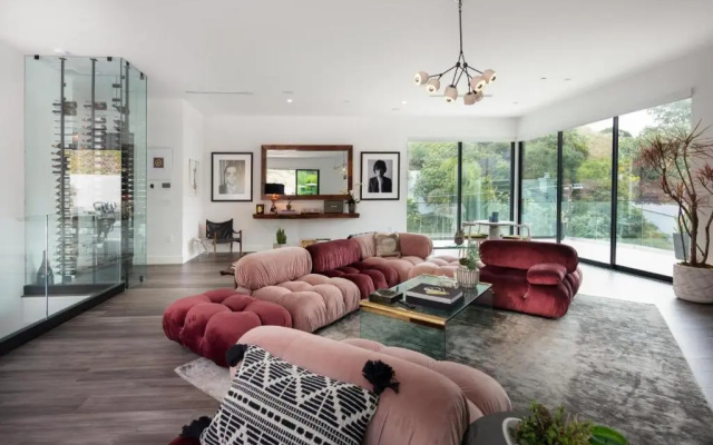 photo 5 of Willow Glen - Hollywood Hills Multi-level Villa With Theater & Pool
