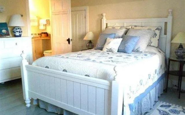 photo 2 of Winding Way Bed and Breakfast and Art Gallery