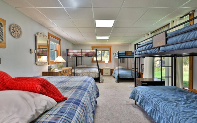photo 5 of Winding Way Chalet 3 Bedroom Home