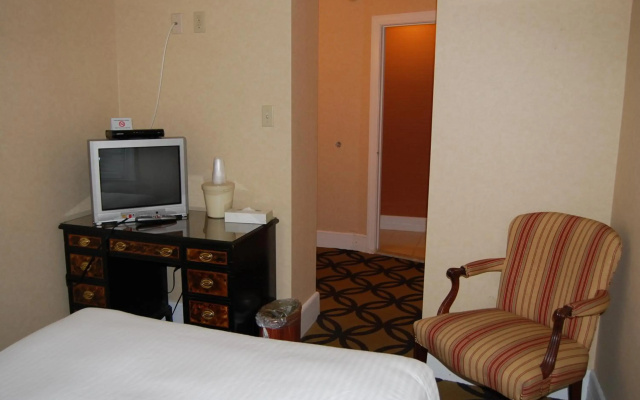 photo 3 of Windsor Inn Hotel