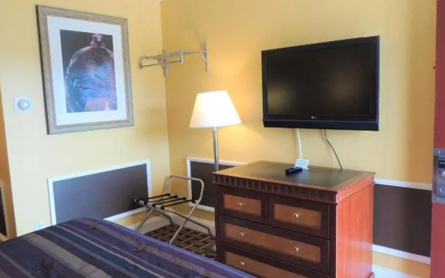 photo 4 of Windsor Motel
