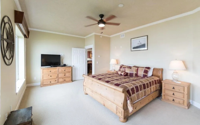 photo 2 of Windward at the Regatta 2 Br condo by RedAwning