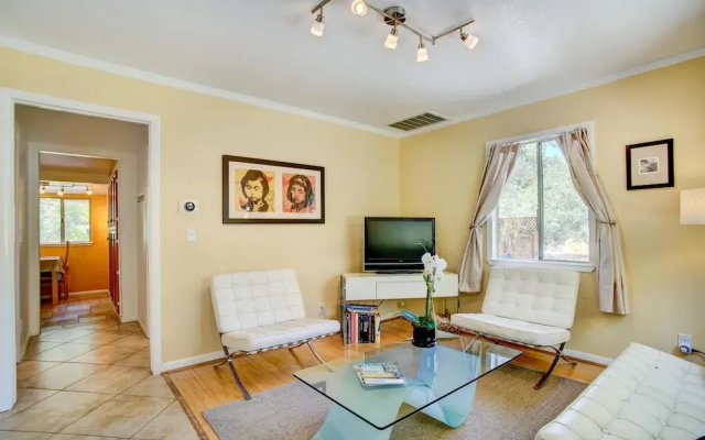 photo 2 of Wine Country Gem 2 Bedrooms 1 Bathroom Home