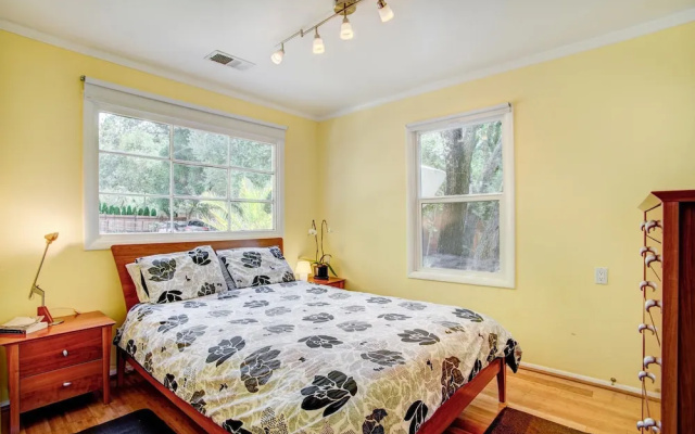 photo 4 of Wine Country Gem 2 Bedrooms 1 Bathroom Home