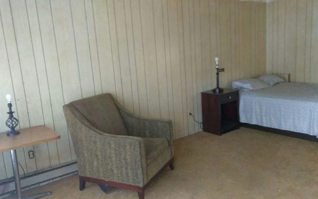 photo 2 of Wine Press Inn