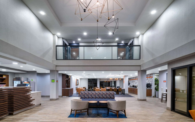 photo 2 of La Quinta Inn & Suites by Wyndham-Albany GA