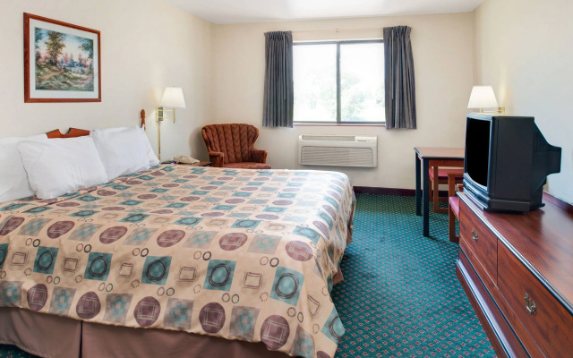 photo 4 of Comfort Inn & Suites Arlington Heights