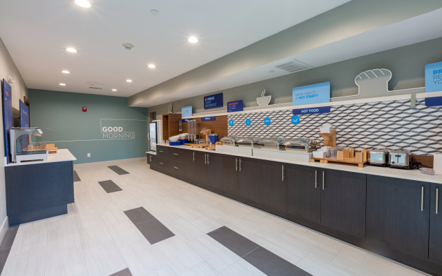 photo 2 of Holiday Inn Express & Suites Arlington North - Stadium Area by IHG