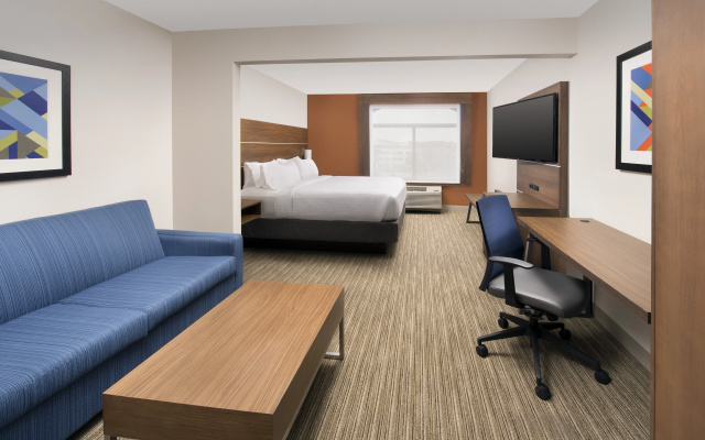 photo 2 of Holiday Inn Express & Suites Baltimore - BWI Airport North by IHG