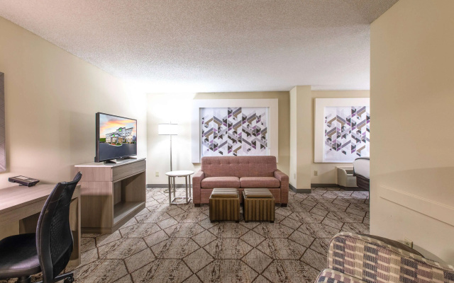 photo 4 of Wingate by Wyndham Charlotte Speedway/Concord