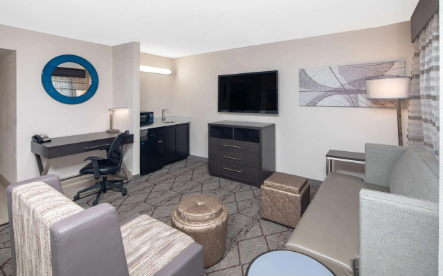 photo 4 of Wingate by Wyndham - Greenville-Airport