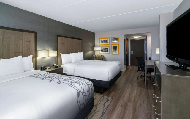 photo 5 of La Quinta Inn & Suites by Wyndham Raleigh Downtown North
