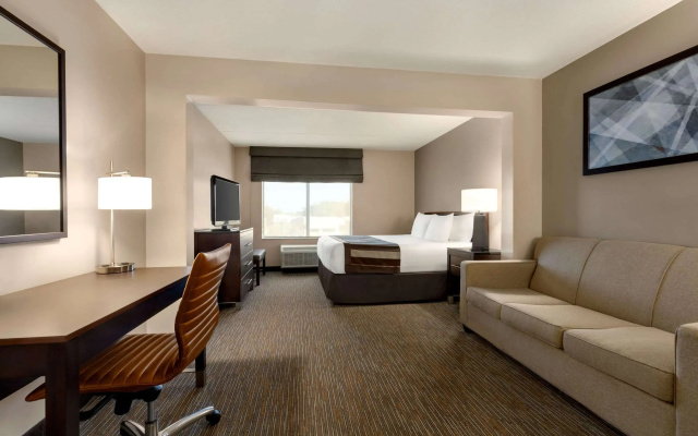 photo 3 of Wingate by Wyndham - Wilmington