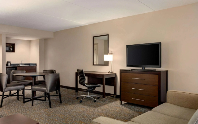 photo 5 of Wingate by Wyndham - Wilmington