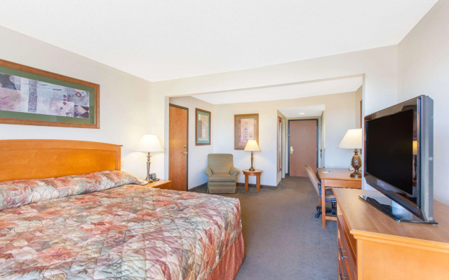photo 5 of Wingate by Wyndham Bentonville AR