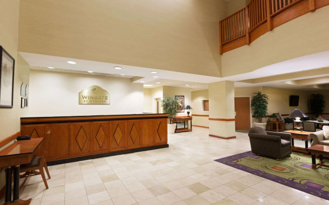 photo 2 of Wingate by Wyndham Charlotte Airport I-85/I-485