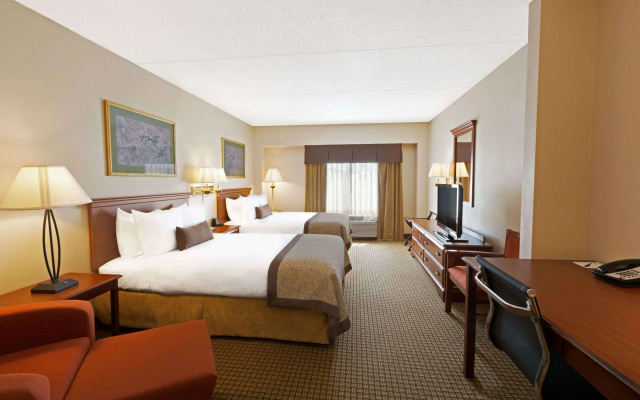 photo 4 of Wingate by Wyndham Charlotte Airport I-85/I-485