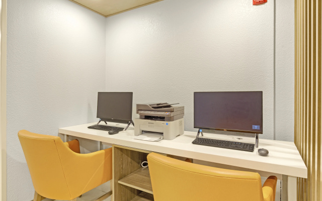 photo 4 of Holiday Inn Express Gulfport Beach by IHG